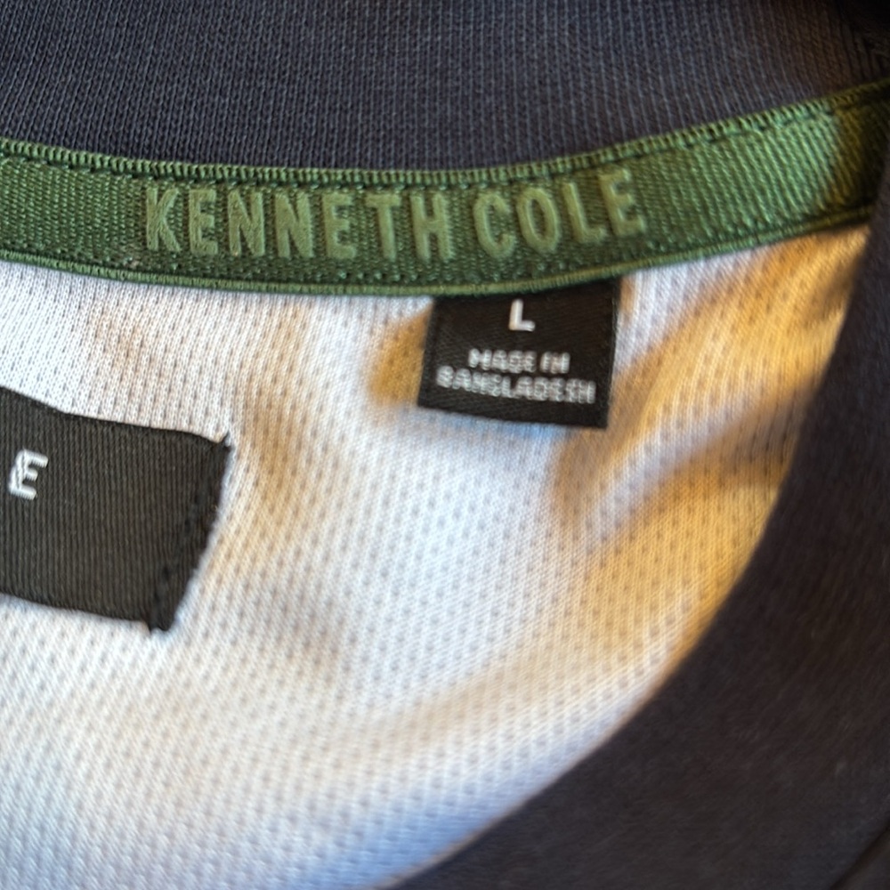 Kenneth Cole Color Blocked T-Shirt Large (3 for $12 item) - Picture 4 of 7